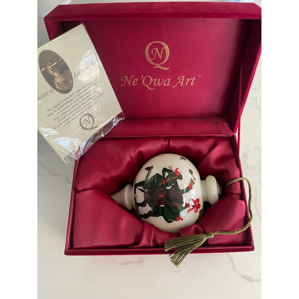 NEW NIB NE' QWA ART ORNAMENT "REJOICE” BLOWN GLASS REVERSE PAINTED ART CHRISTMAS